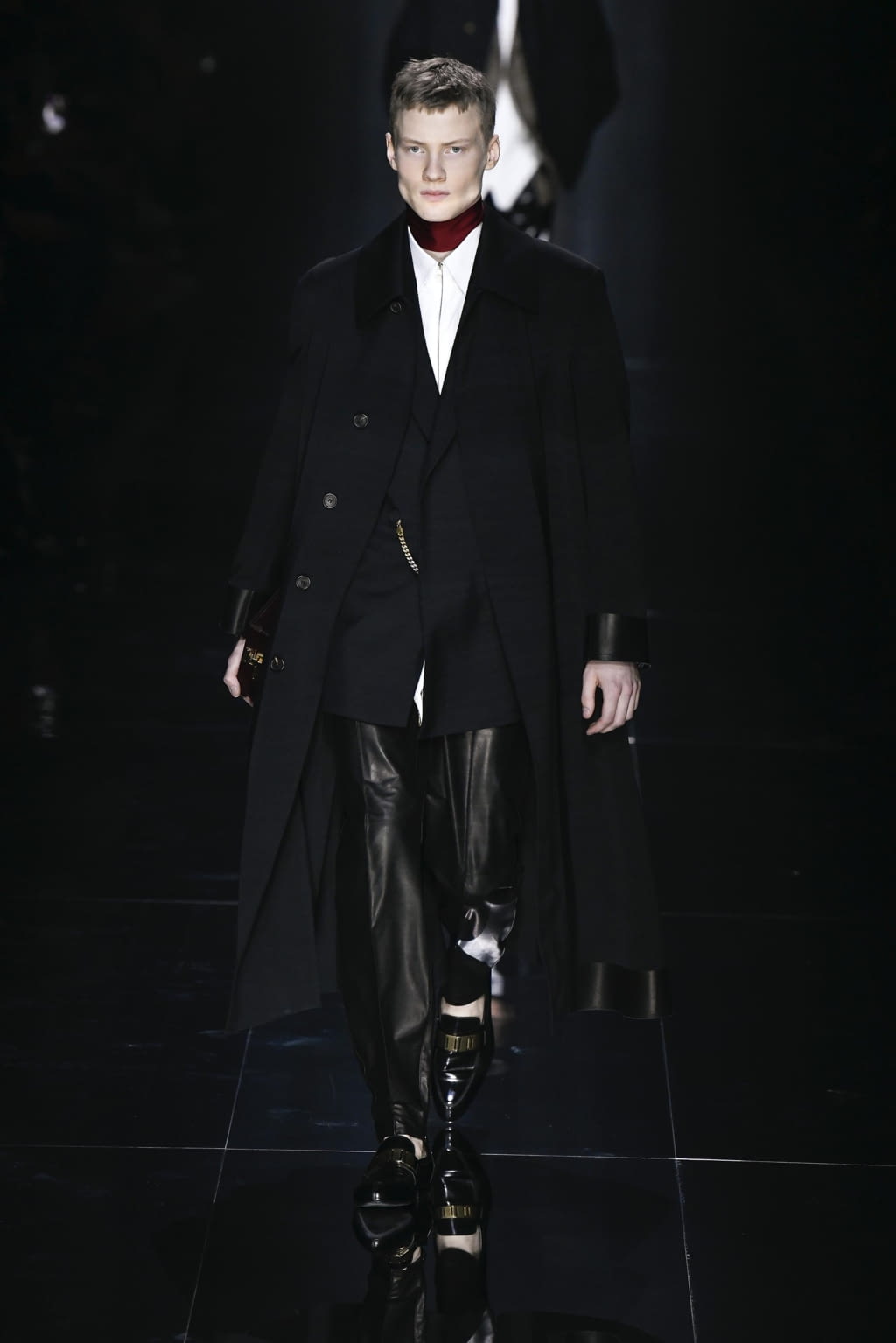 Fashion Week Paris Fall/Winter 2020 look 5 from the Dunhill collection menswear
