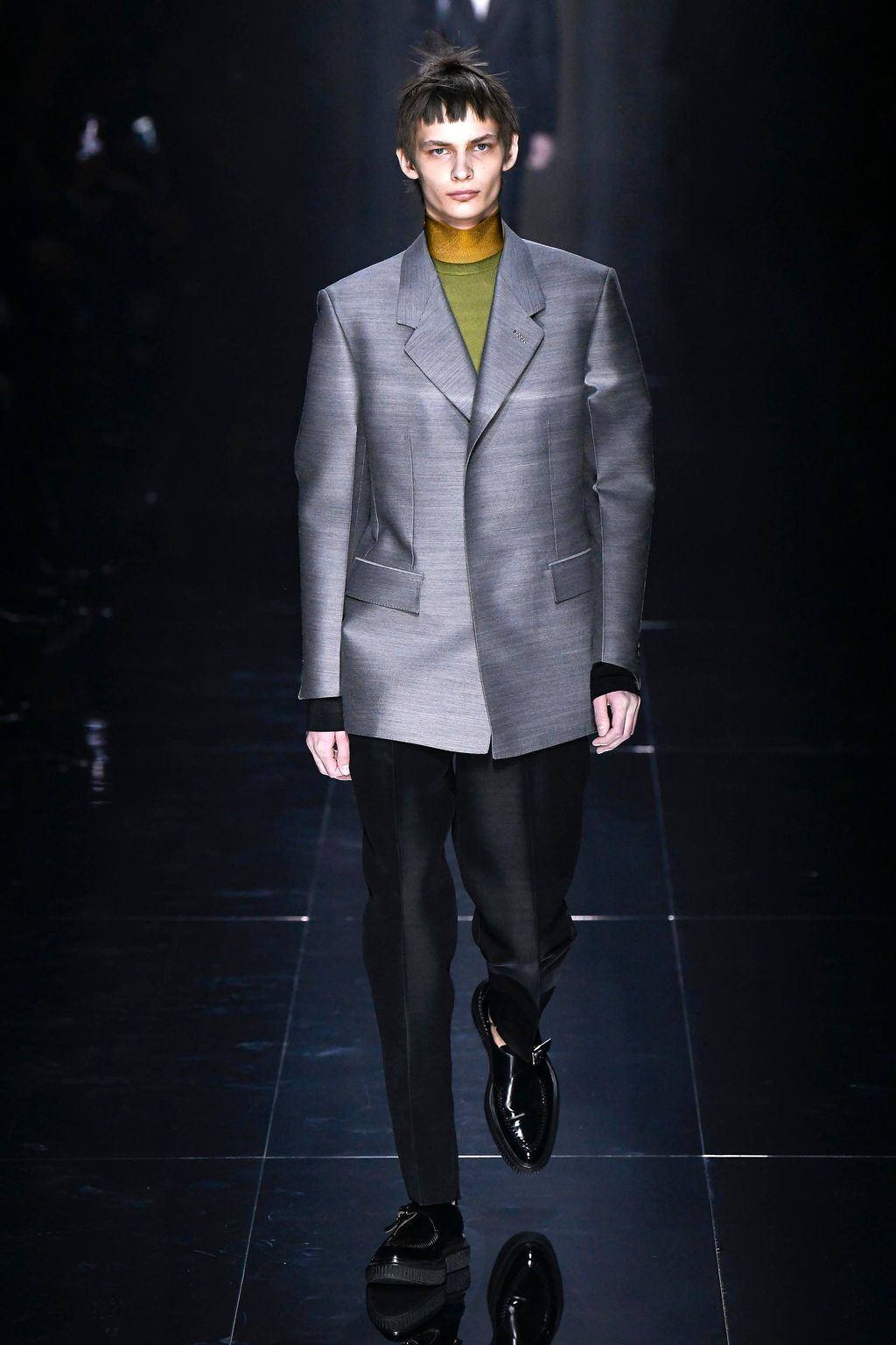 Fashion Week Paris Fall/Winter 2020 look 35 from the Dunhill collection menswear