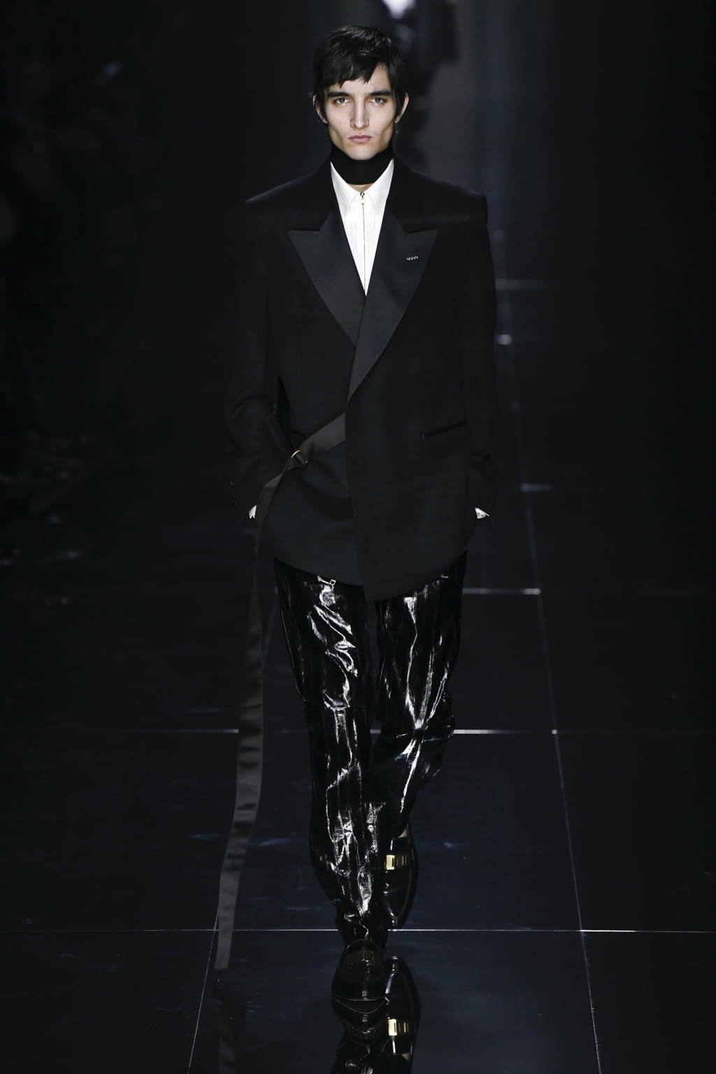 Fashion Week Paris Fall/Winter 2020 look 38 from the Dunhill collection 男装