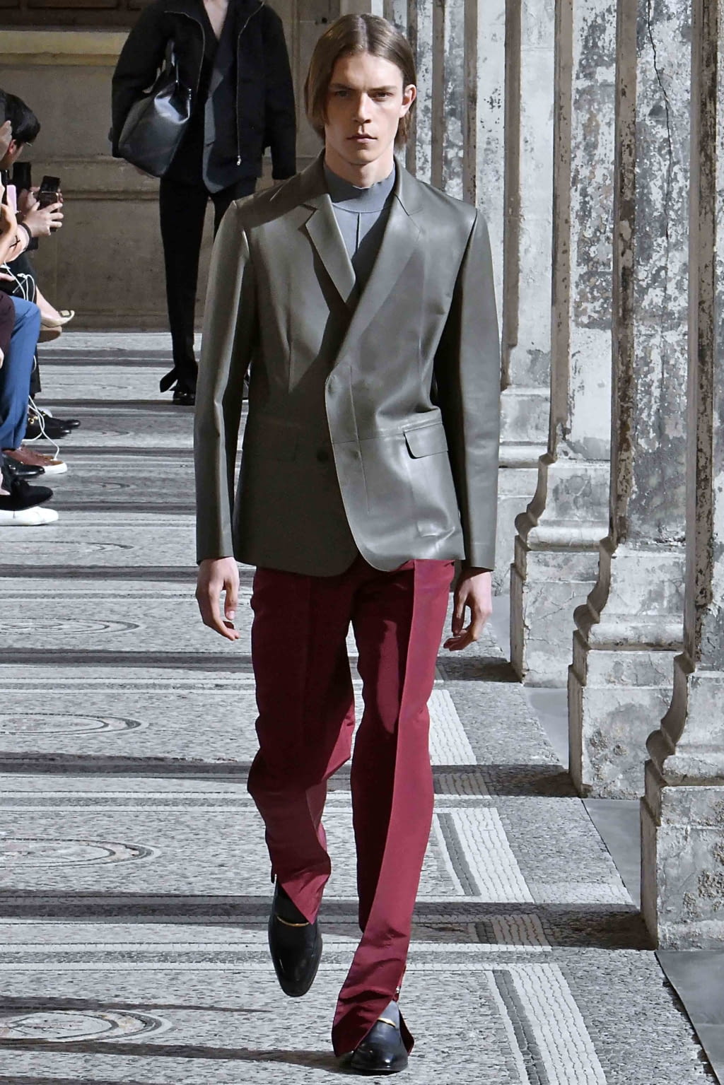 Fashion Week Paris Spring/Summer 2019 look 2 from the Dunhill collection 男装