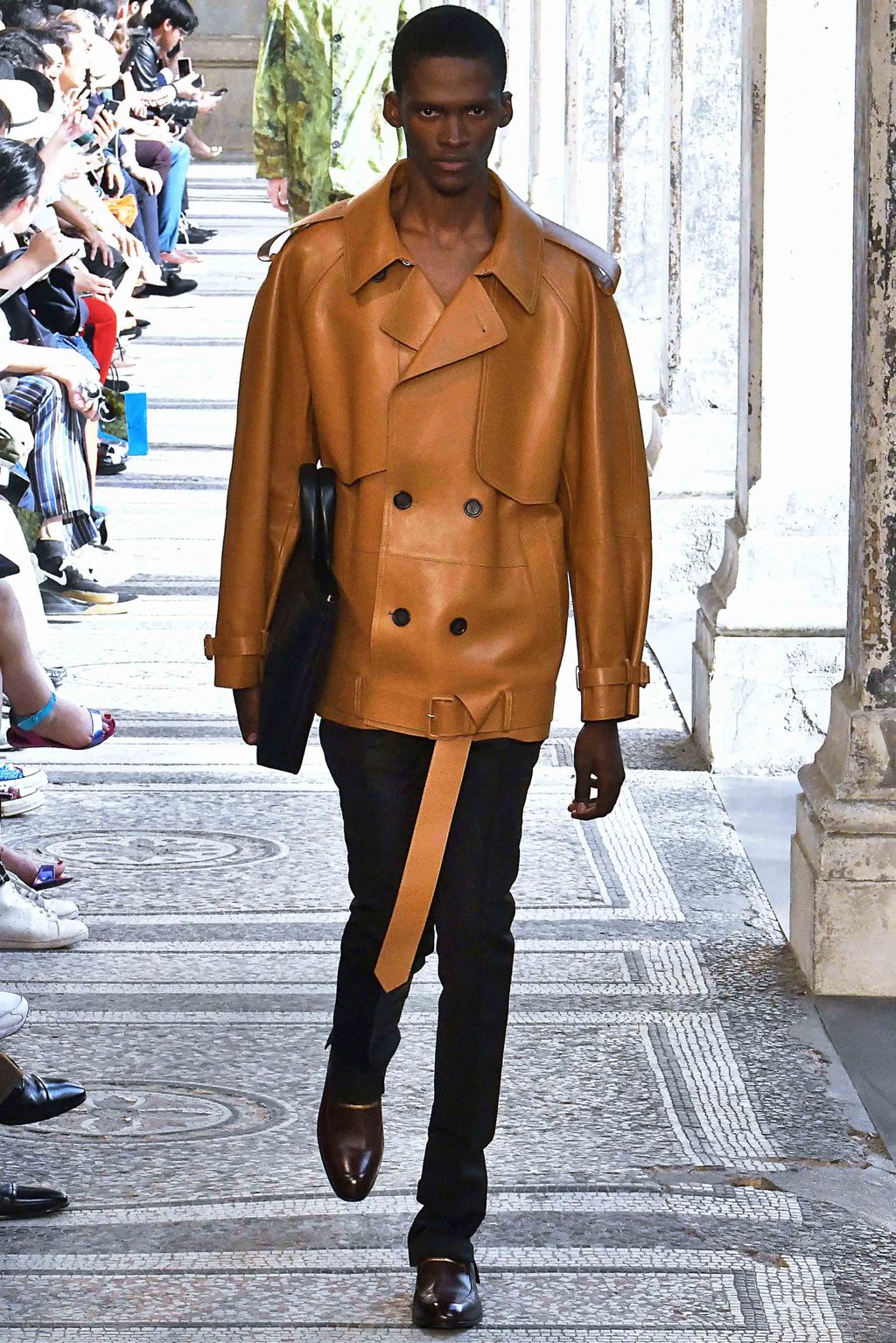 Fashion Week Paris Spring/Summer 2019 look 12 from the Dunhill collection menswear