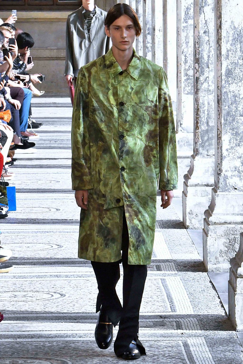 Fashion Week Paris Spring/Summer 2019 look 13 from the Dunhill collection menswear