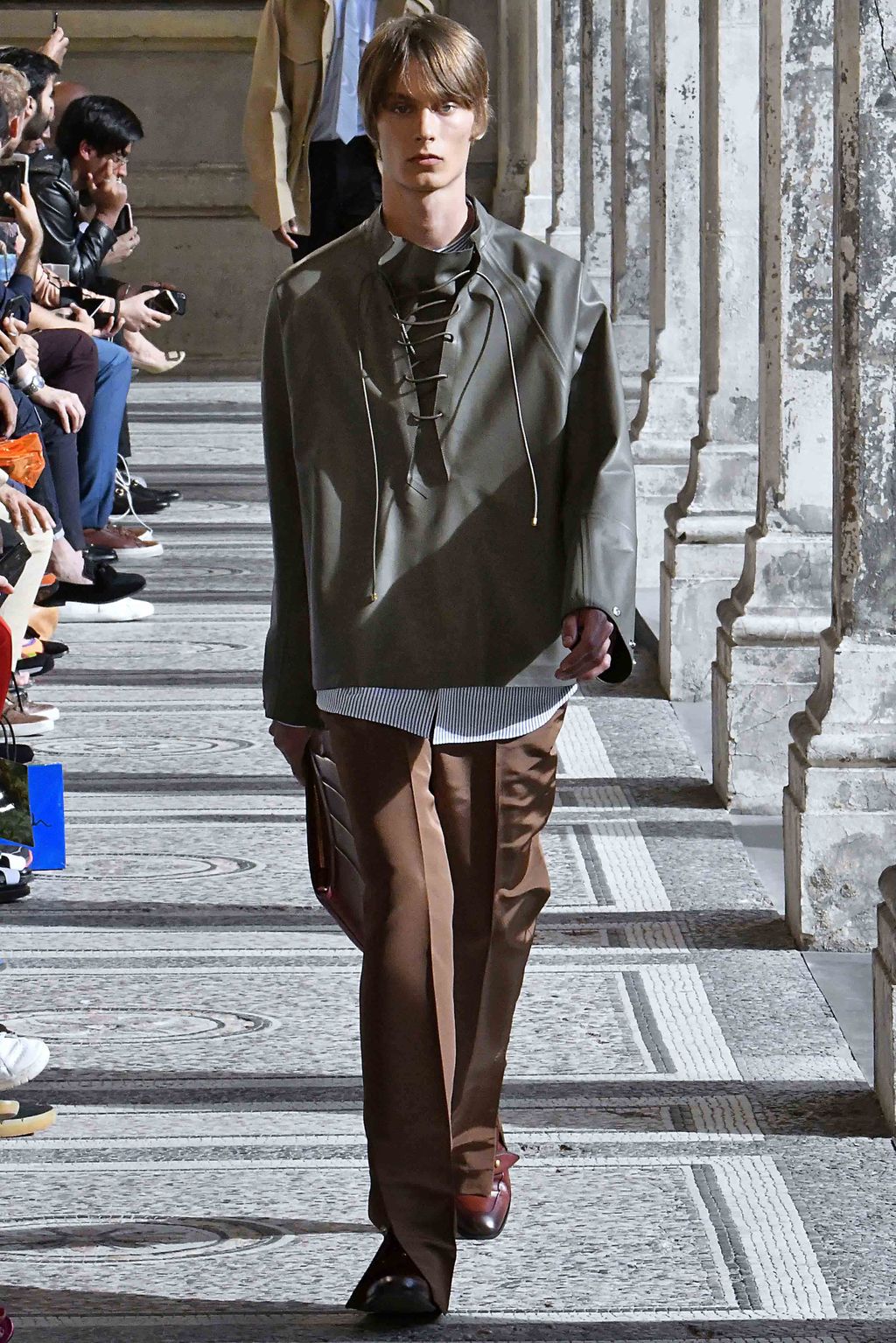 Fashion Week Paris Spring/Summer 2019 look 14 from the Dunhill collection 男装