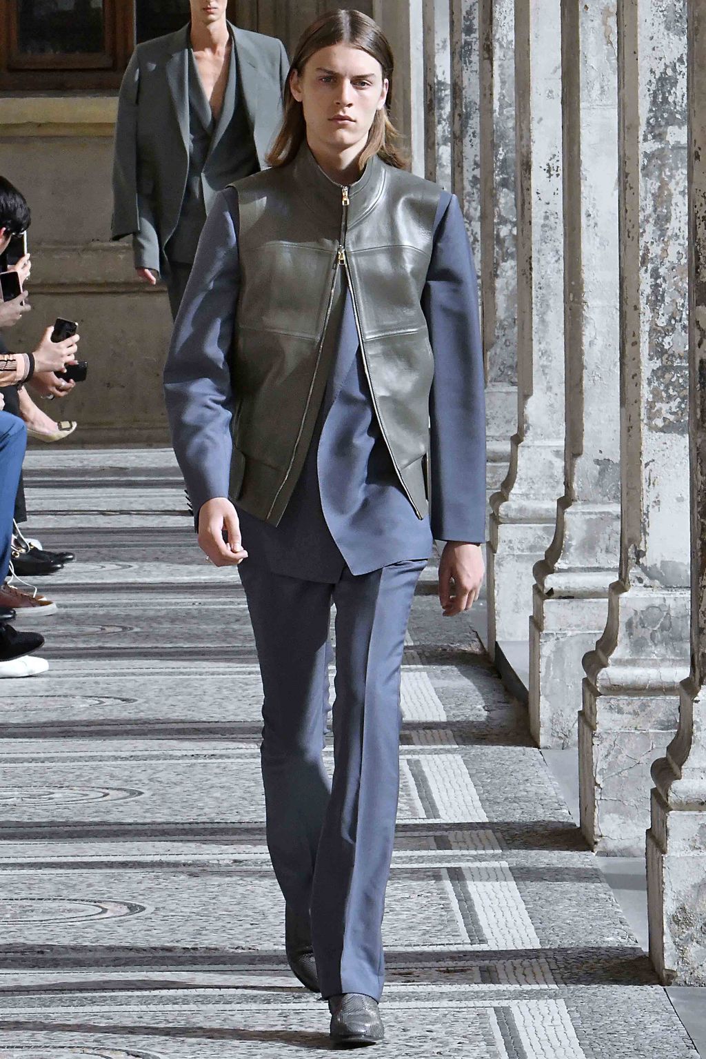 Fashion Week Paris Spring/Summer 2019 look 24 from the Dunhill collection menswear