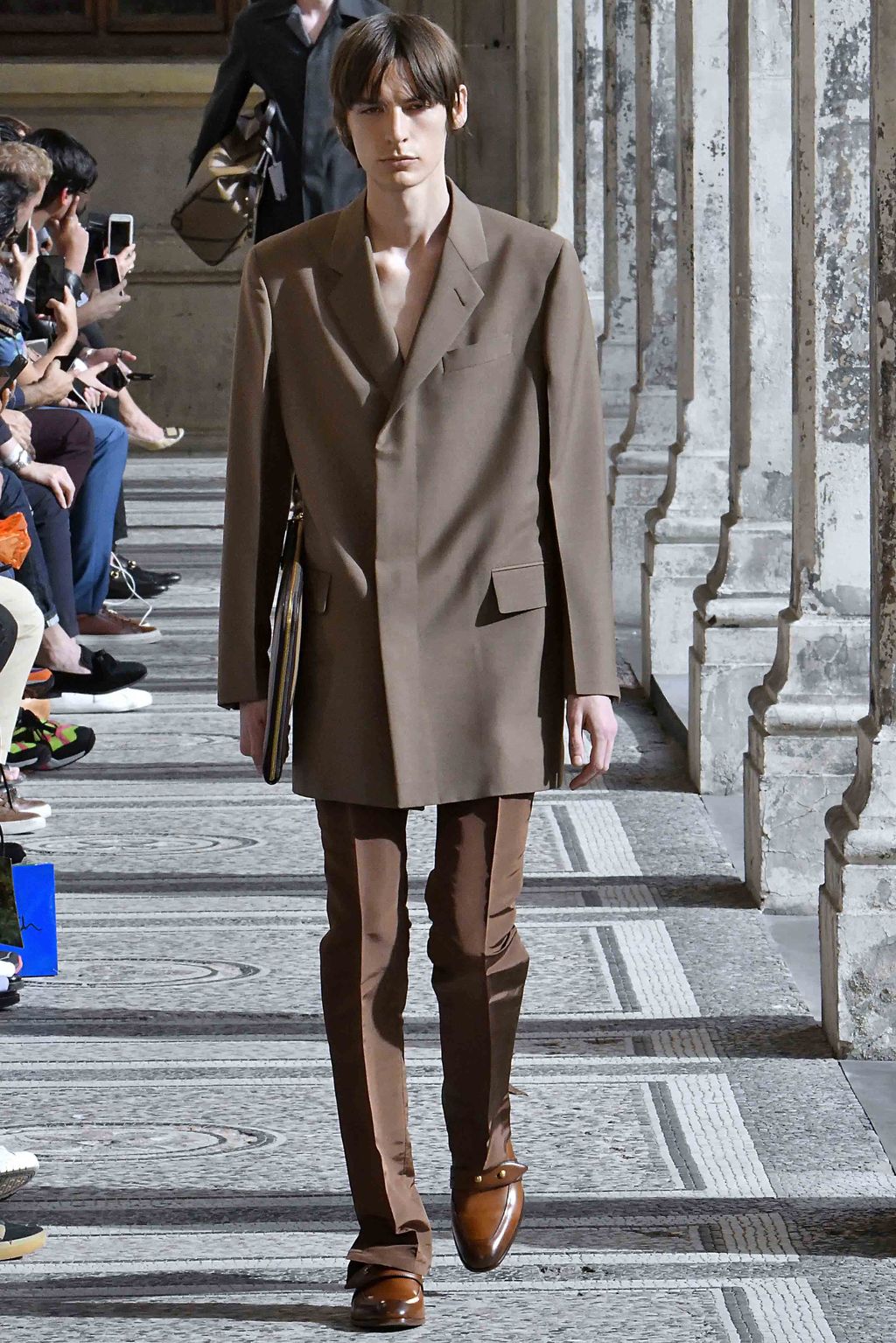 Fashion Week Paris Spring/Summer 2019 look 27 from the Dunhill collection menswear