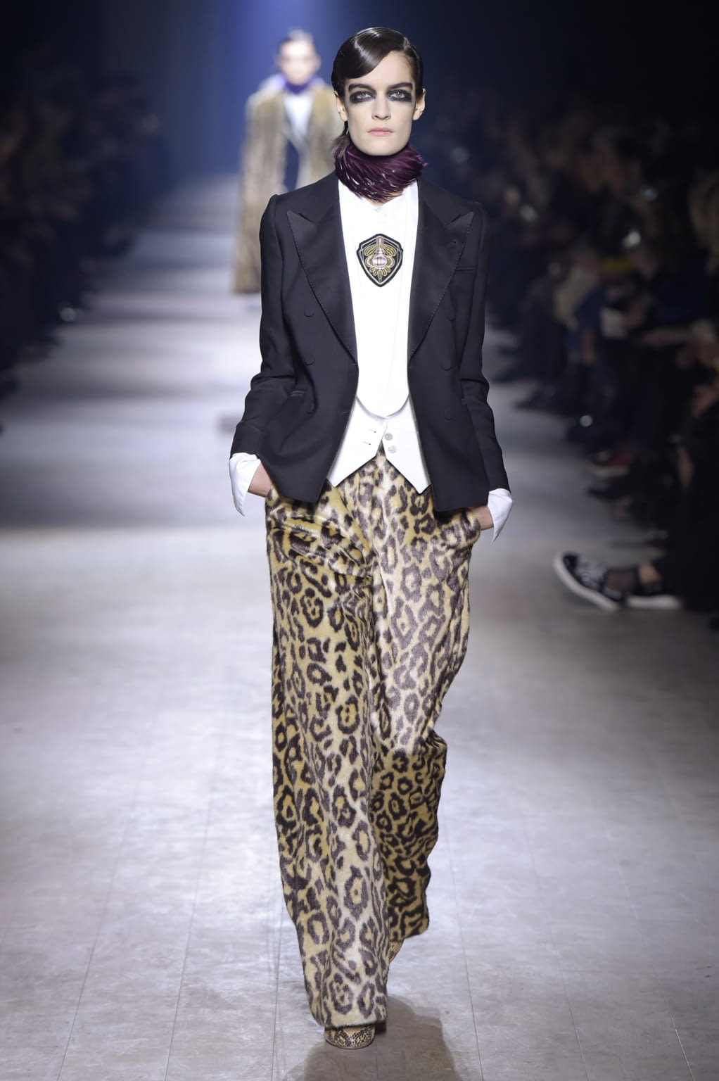 Fashion Week Paris Fall/Winter 2016 look 1 from the Dries Van Noten collection 女装