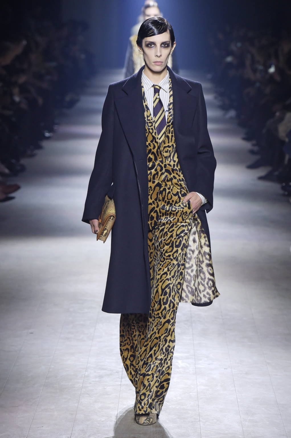 Fashion Week Paris Fall/Winter 2016 look 9 from the Dries Van Noten collection 女装