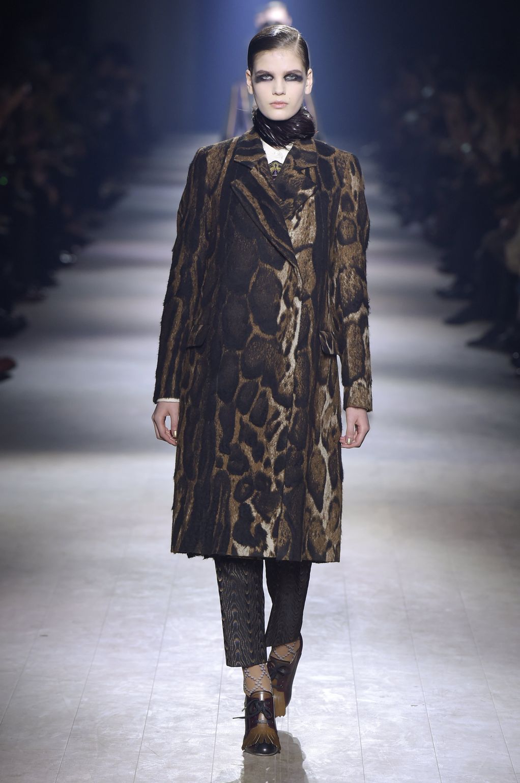 Fashion Week Paris Fall/Winter 2016 look 19 from the Dries Van Noten collection 女装