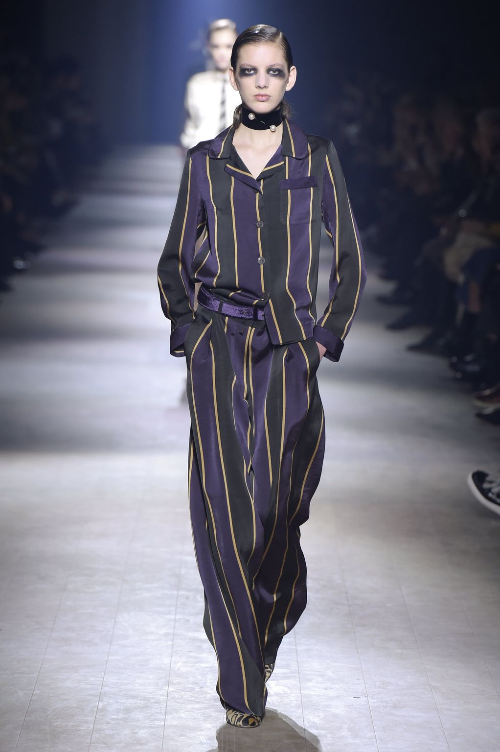 Fashion Week Paris Fall/Winter 2016 look 20 from the Dries Van Noten collection 女装
