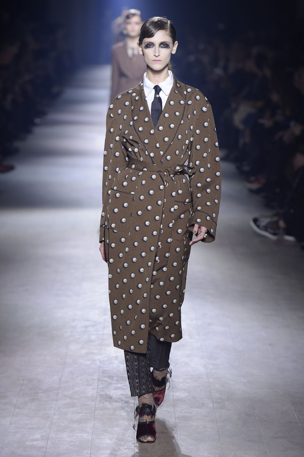 Fashion Week Paris Fall/Winter 2016 look 25 from the Dries Van Noten collection womenswear