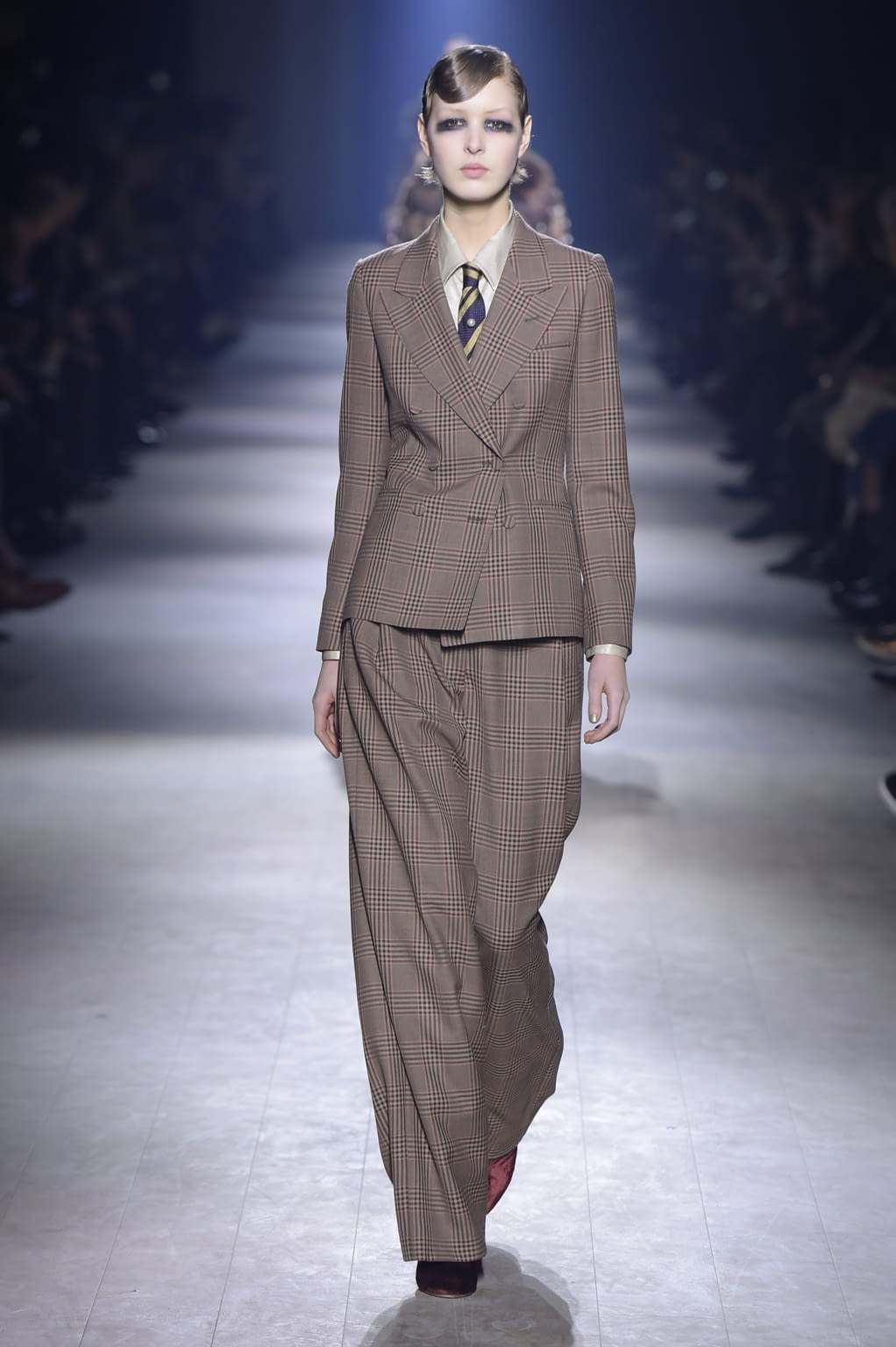 Fashion Week Paris Fall/Winter 2016 look 26 from the Dries Van Noten collection womenswear