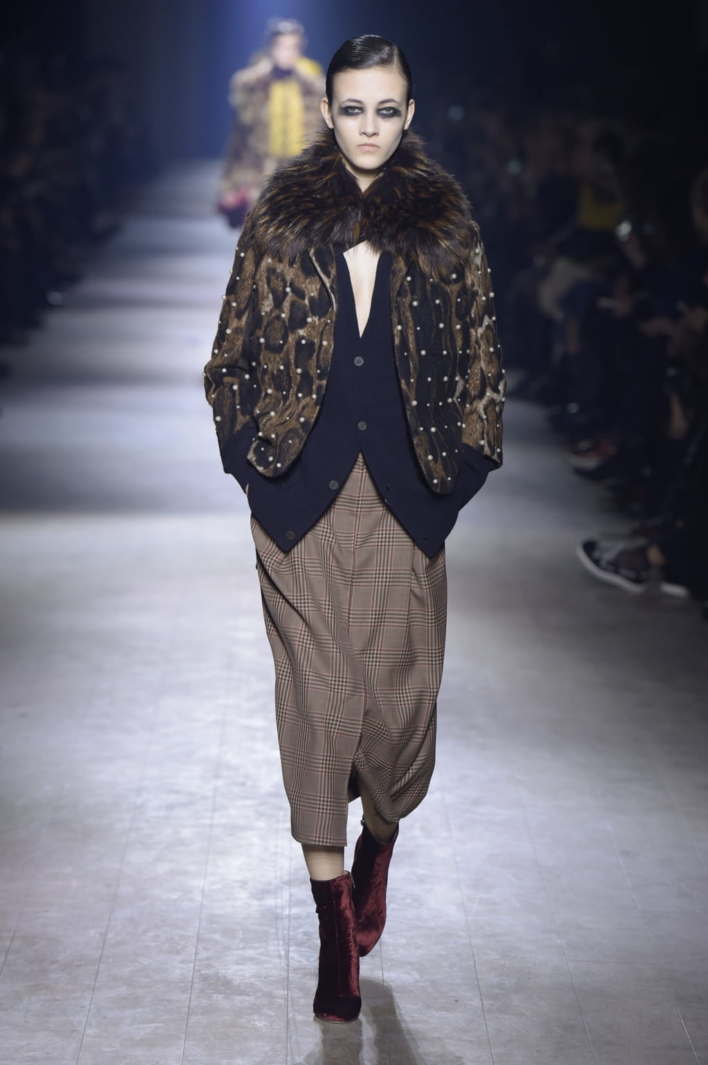 Fashion Week Paris Fall/Winter 2016 look 27 from the Dries Van Noten collection 女装