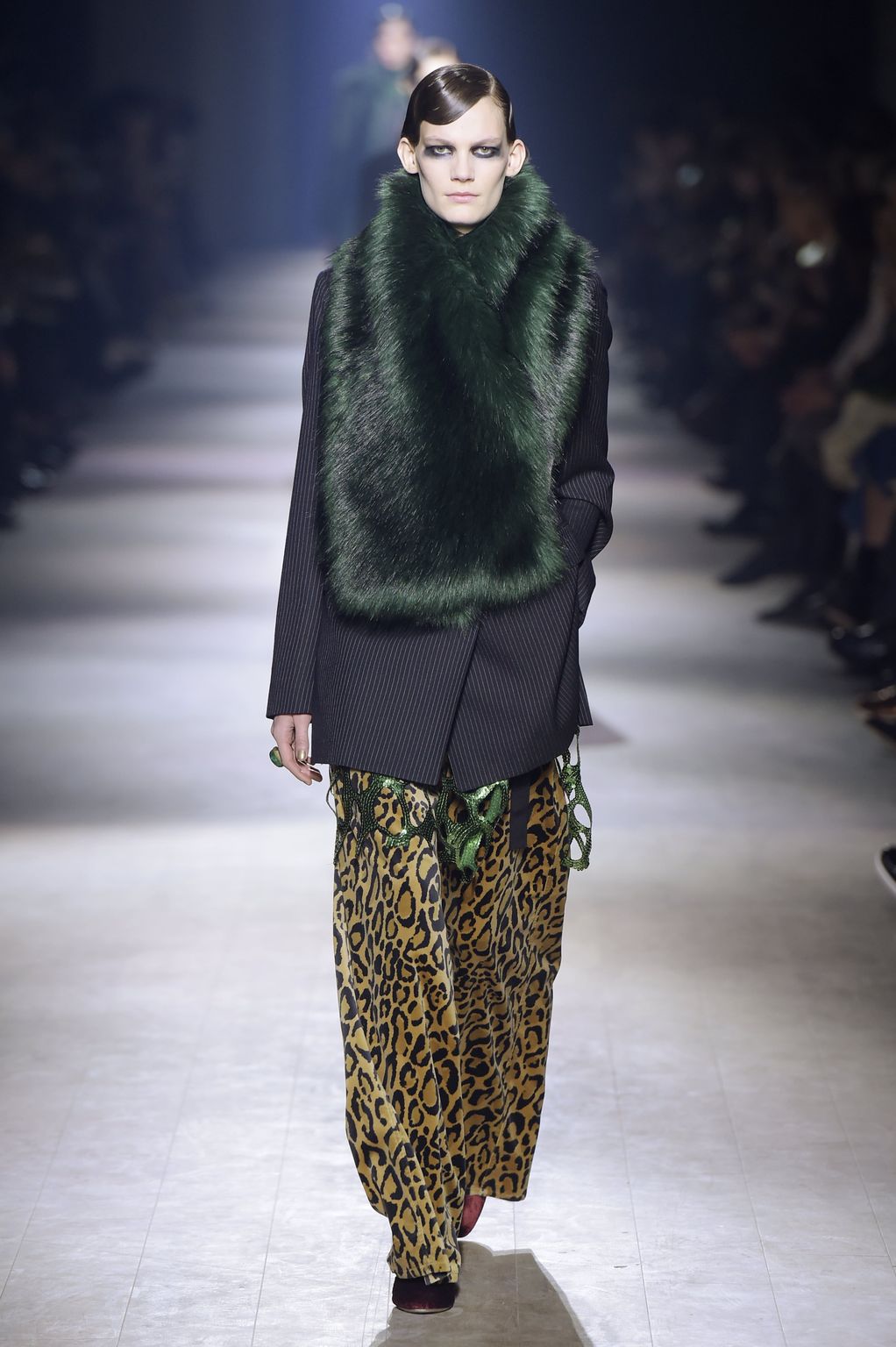 Fashion Week Paris Fall/Winter 2016 look 42 from the Dries Van Noten collection womenswear