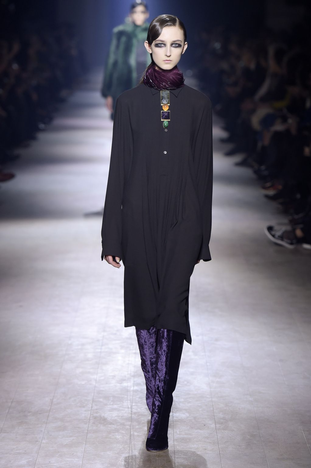Fashion Week Paris Fall/Winter 2016 look 43 from the Dries Van Noten collection womenswear
