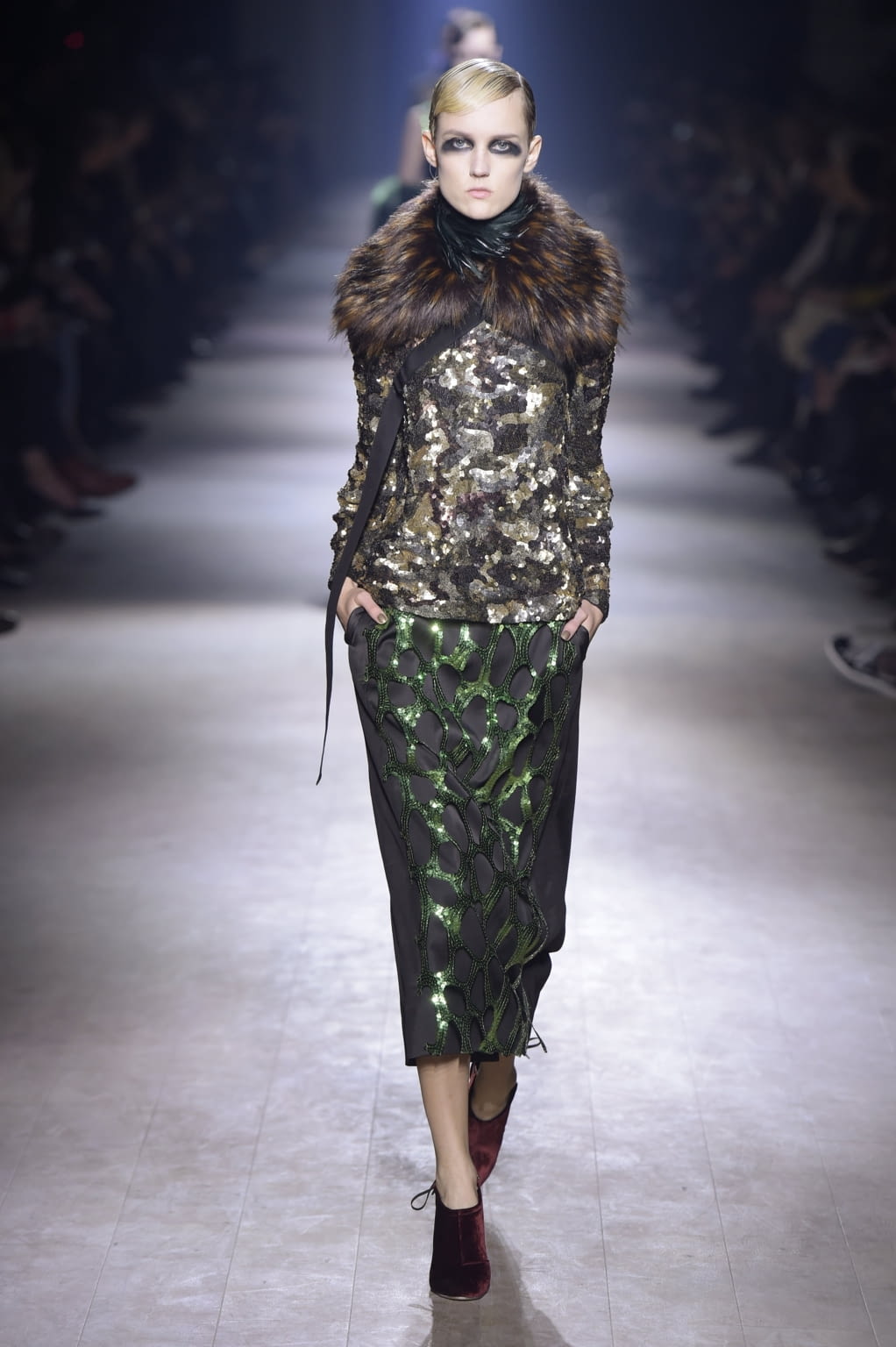 Fashion Week Paris Fall/Winter 2016 look 45 de la collection Dries Van Noten womenswear