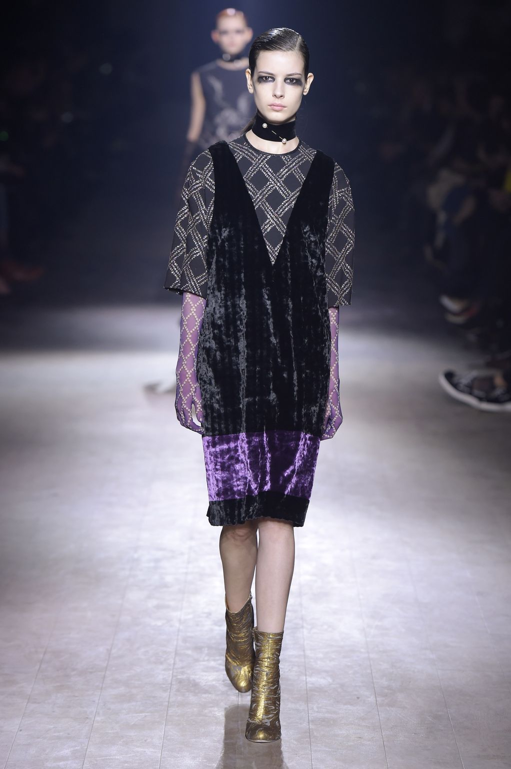 Fashion Week Paris Fall/Winter 2016 look 64 from the Dries Van Noten collection 女装