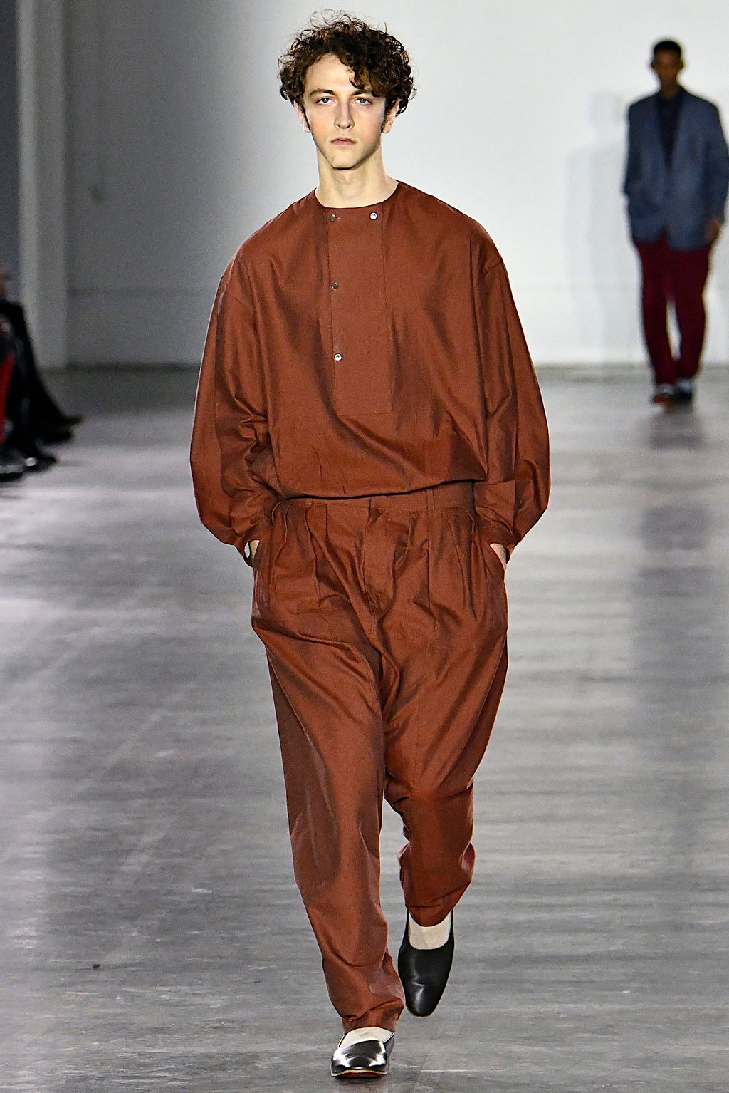 Fashion Week London Fall/Winter 2019 look 1 from the E. Tautz collection 男装