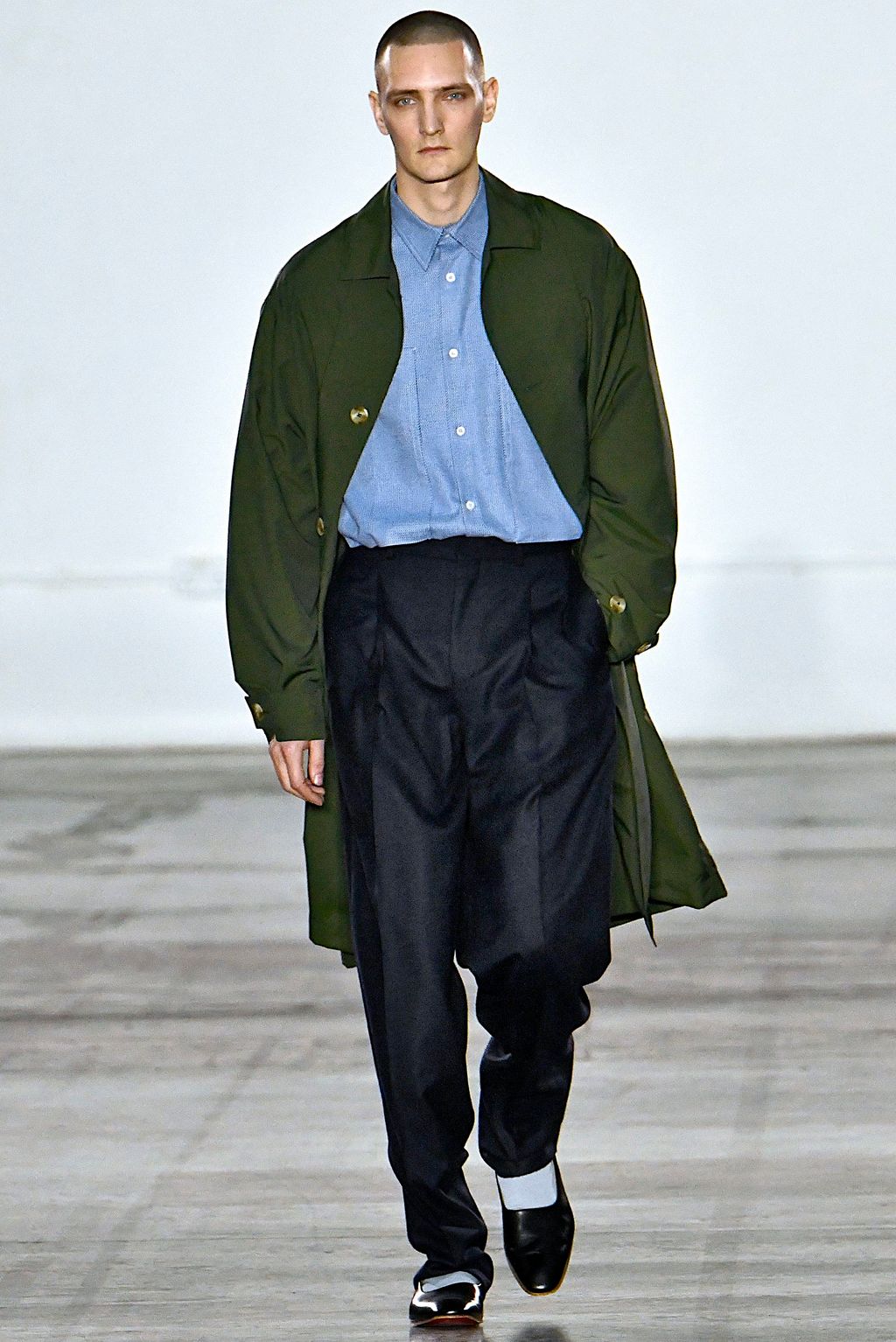 Fashion Week London Fall/Winter 2019 look 13 from the E. Tautz collection menswear