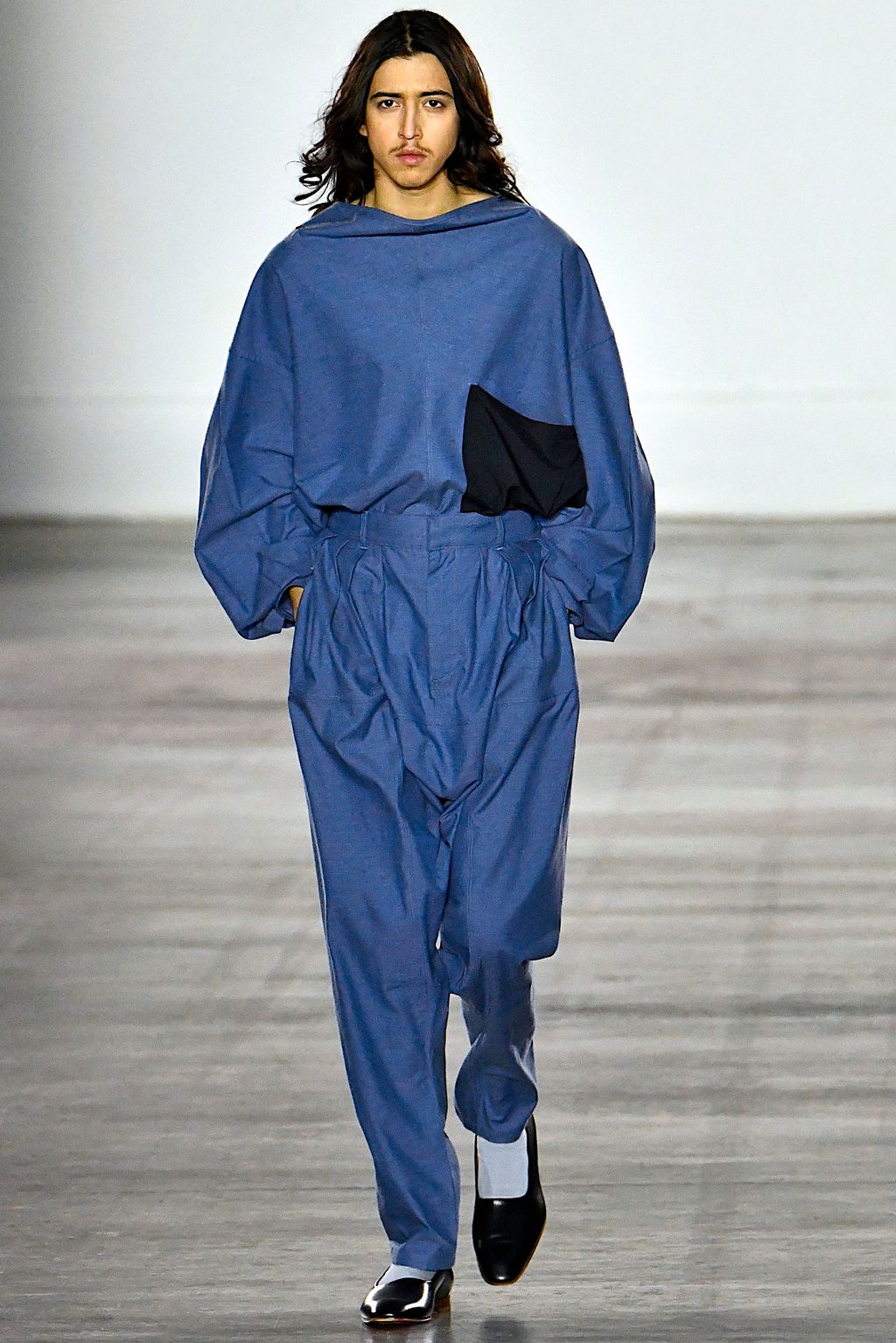Fashion Week London Fall/Winter 2019 look 14 from the E. Tautz collection 男装