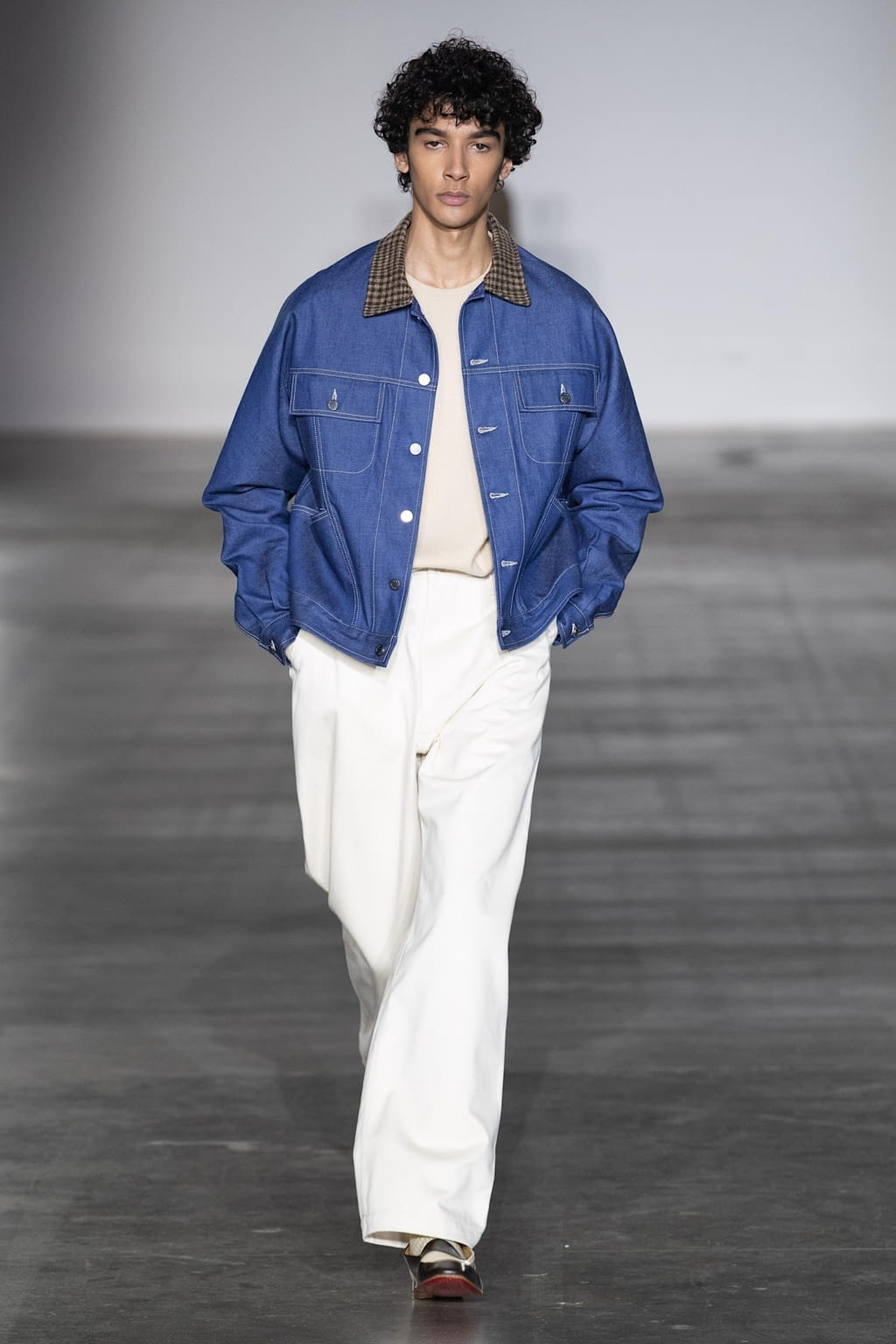 Fashion Week London Fall/Winter 2020 look 17 from the E. Tautz collection 男装