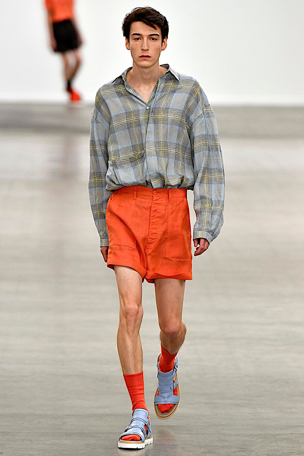 Fashion Week London Spring/Summer 2020 look 23 from the E. Tautz collection 男装