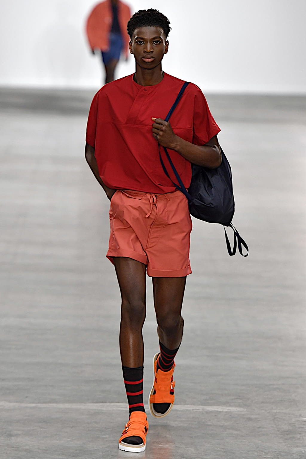 Fashion Week London Spring/Summer 2020 look 25 from the E. Tautz collection 男装