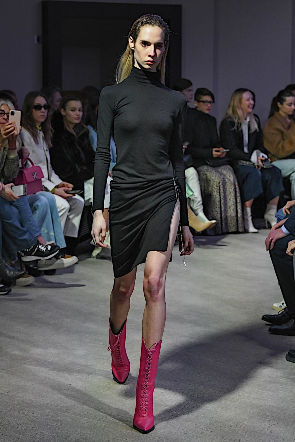 Fashion Week Paris Fall/Winter 2020 look 22 de la collection Each x Other womenswear