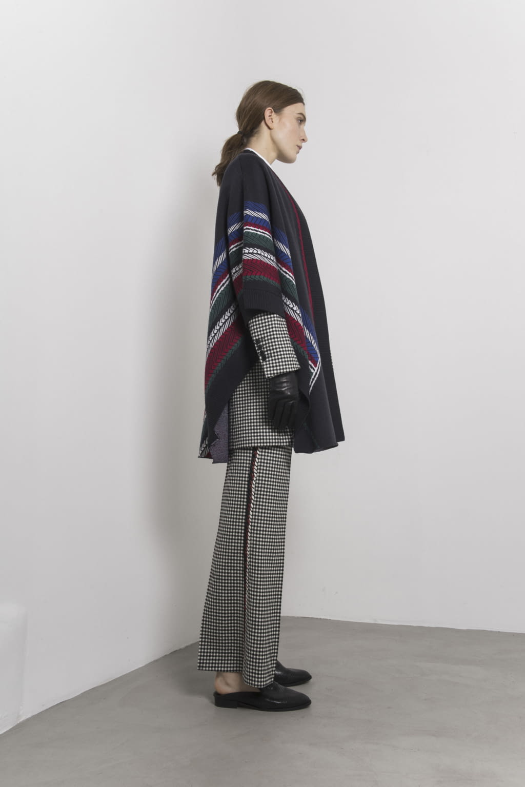 Fashion Week Paris Pre-Fall 2017 look 16 from the Each x Other collection 女装