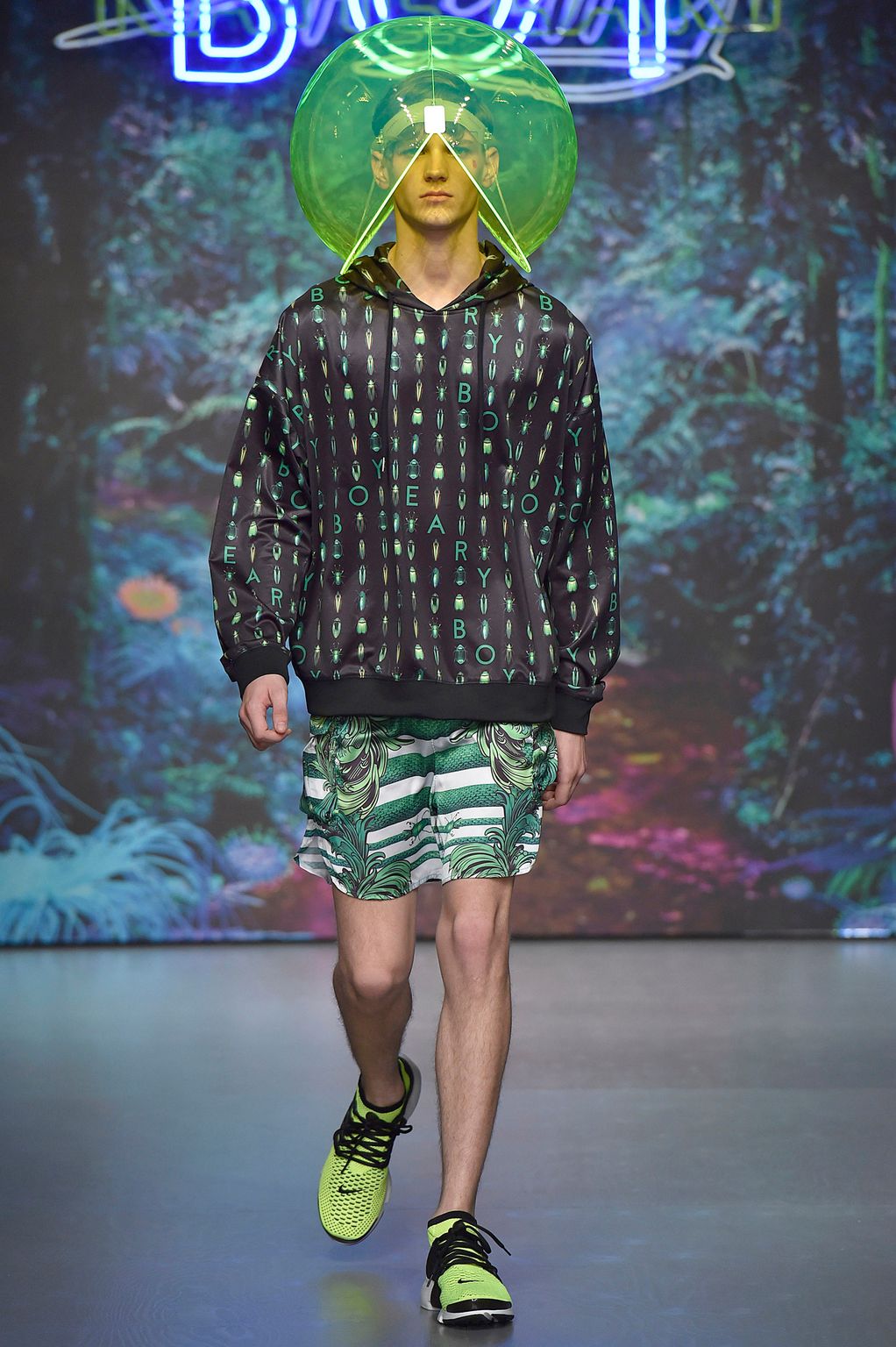 Fashion Week London Spring/Summer 2018 look 16 from the Katie Eary collection menswear