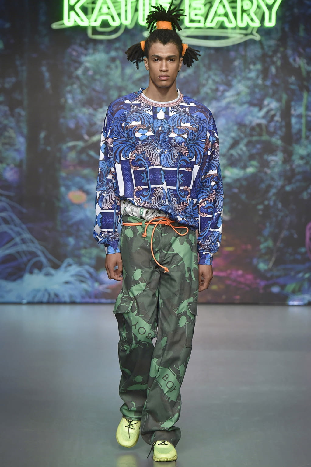 Fashion Week London Spring/Summer 2018 look 21 from the Katie Eary collection 男装
