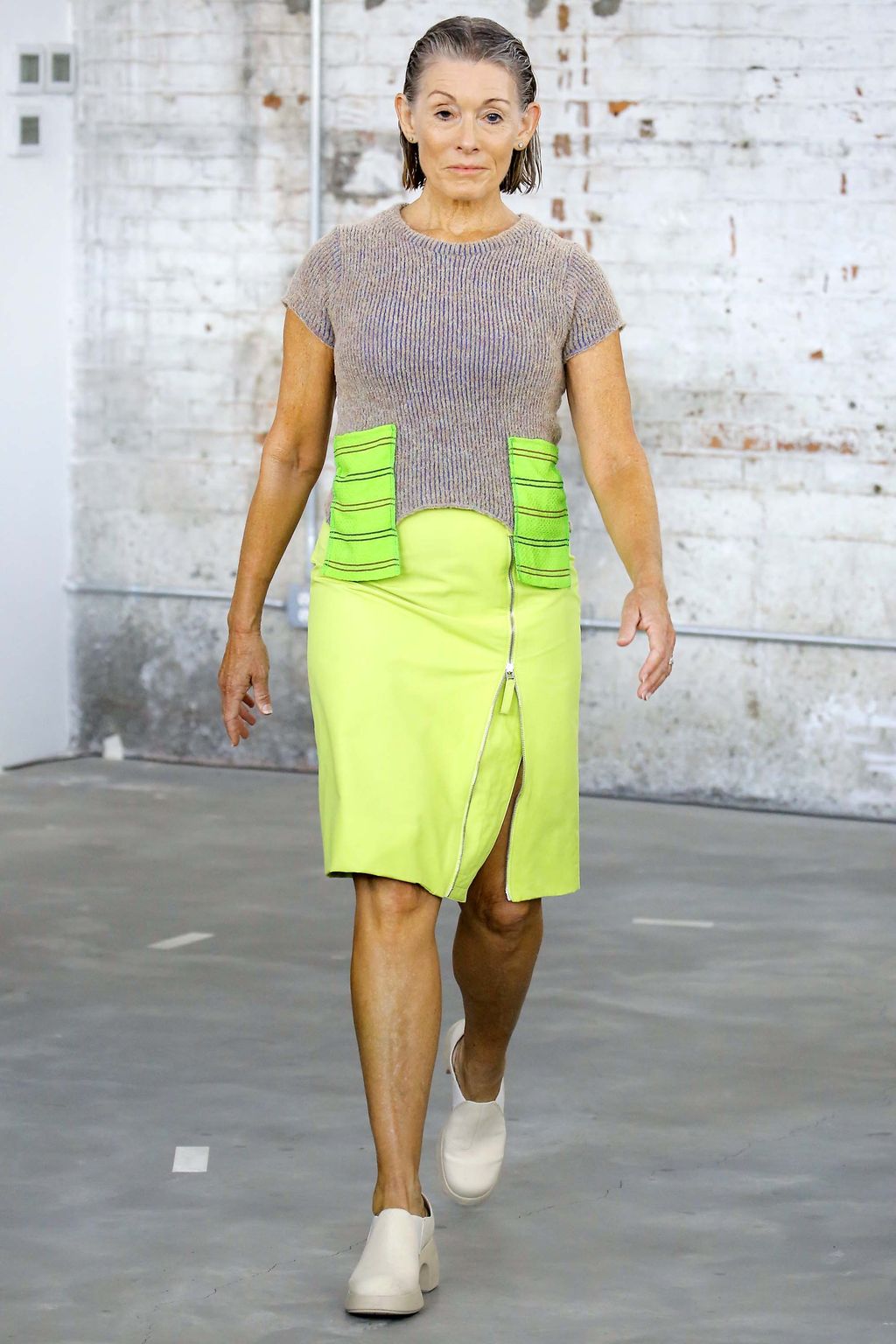 Fashion Week New York Spring/Summer 2018 look 24 from the Eckhaus Latta collection 女装