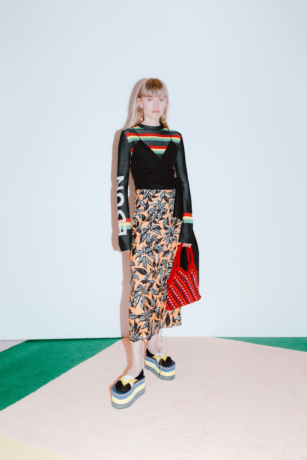 Fashion Week New York Resort 2018 look 1 from the Edun collection 女装