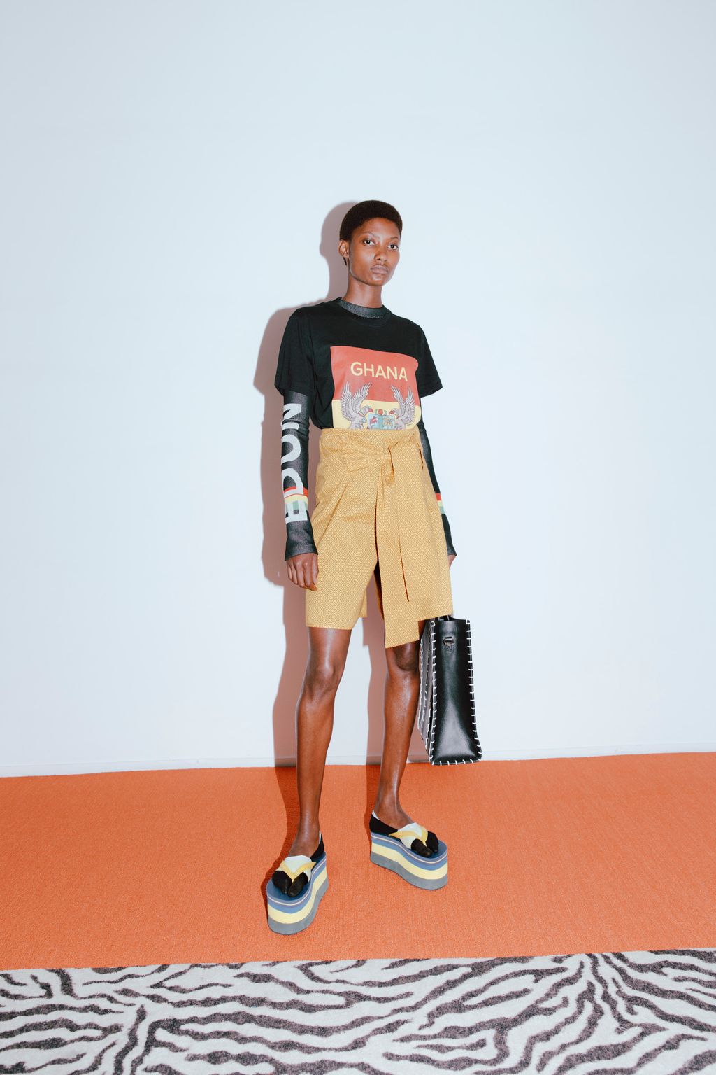 Fashion Week New York Resort 2018 look 2 from the Edun collection 女装