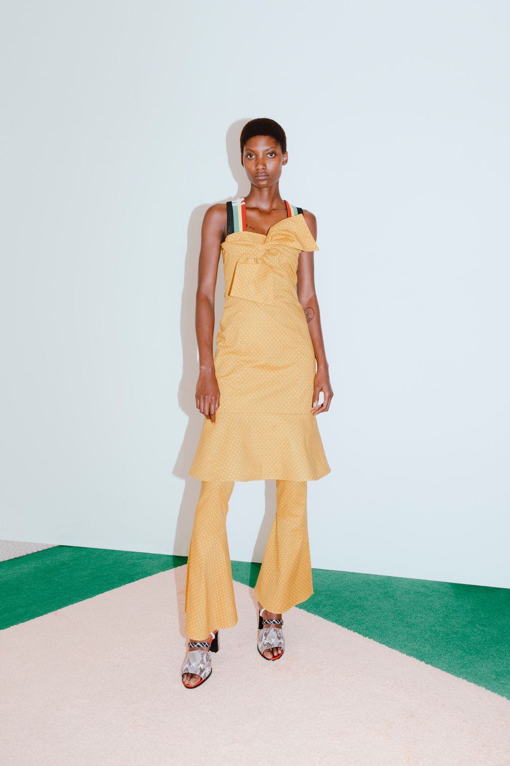 Fashion Week New York Resort 2018 look 3 from the Edun collection 女装