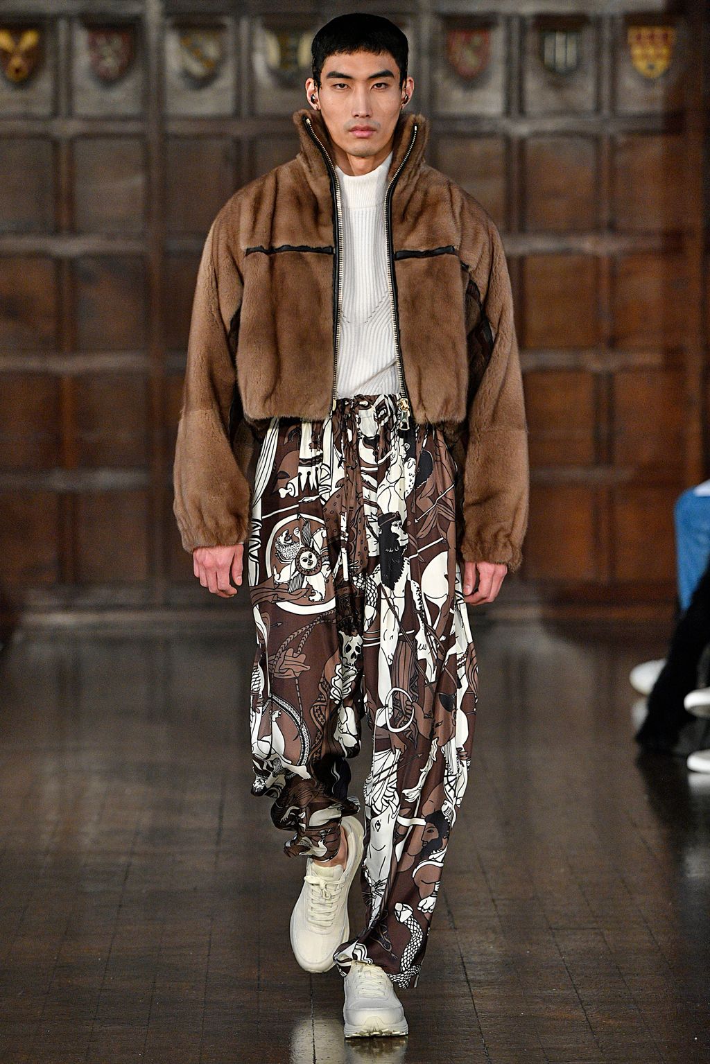 Fashion Week London Fall/Winter 2018 look 23 from the EDWARD CRUTCHLEY collection menswear