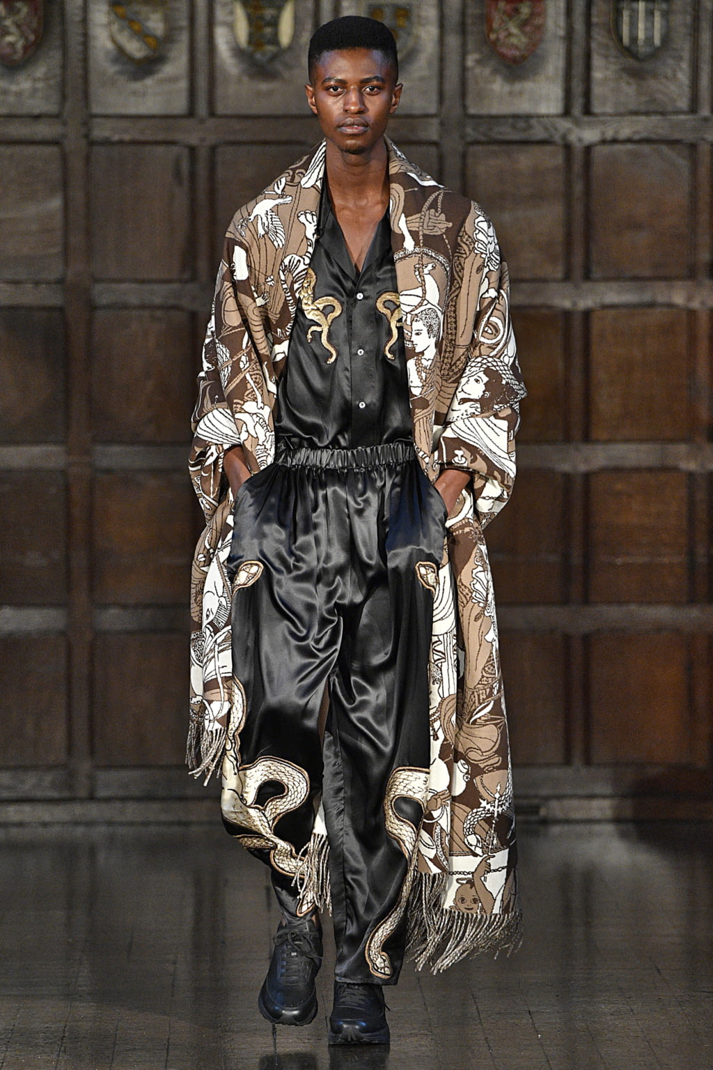 Fashion Week London Fall/Winter 2018 look 3 from the EDWARD CRUTCHLEY collection 男装