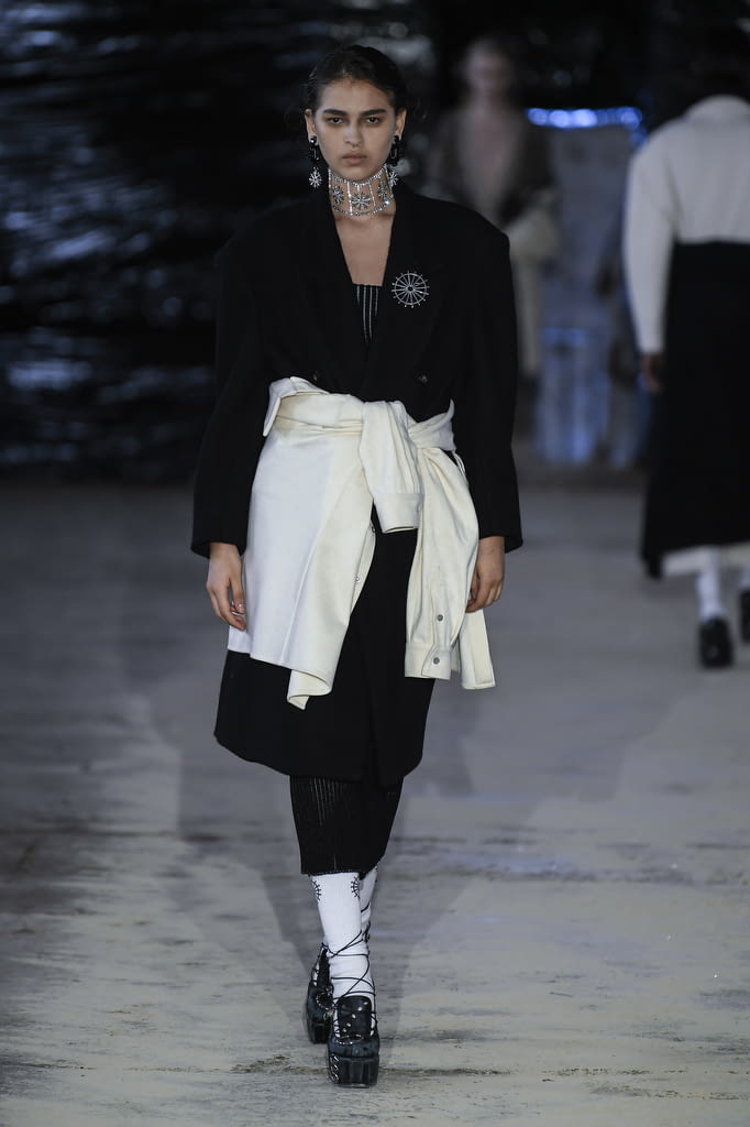 Fashion Week London Fall/Winter 2022 look 3 from the EDWARD CRUTCHLEY collection womenswear