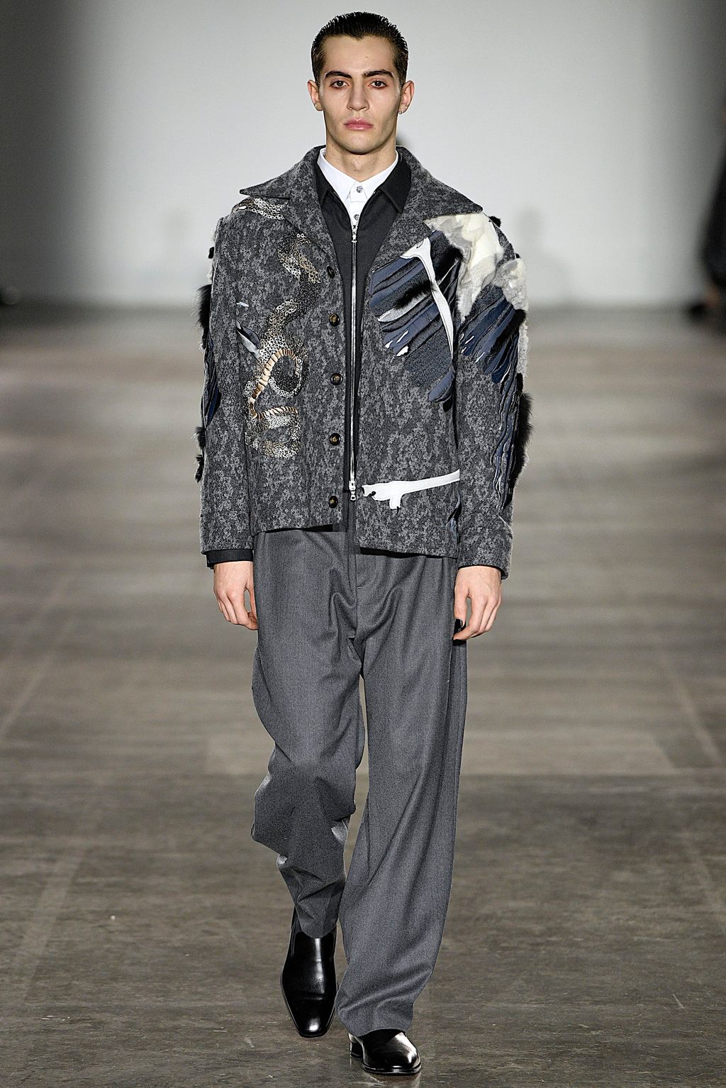 Fashion Week London Fall/Winter 2019 look 9 from the EDWARD CRUTCHLEY collection 男装