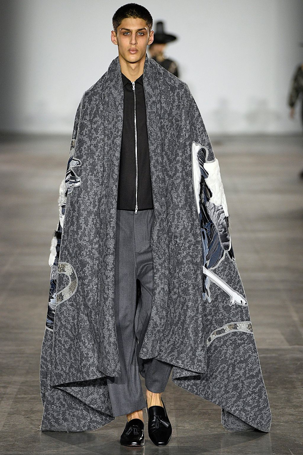 Fashion Week London Fall/Winter 2019 look 15 from the EDWARD CRUTCHLEY collection 男装