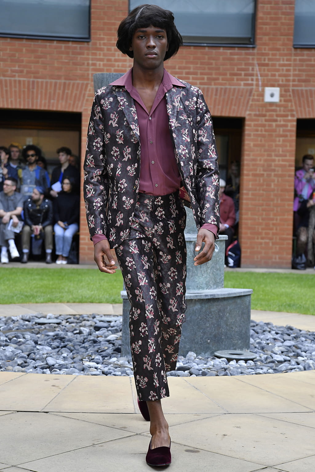 Fashion Week London Spring/Summer 2020 look 20 from the EDWARD CRUTCHLEY collection menswear