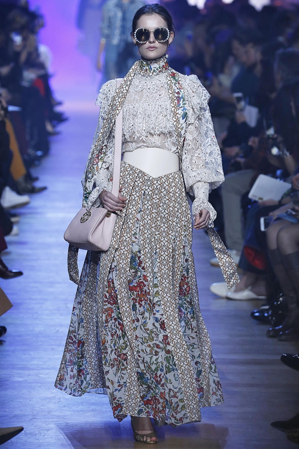 Fashion Week Paris Fall/Winter 2018 look 5 from the Elie Saab collection 女装