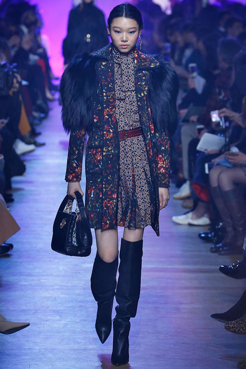 Fashion Week Paris Fall/Winter 2018 look 11 from the Elie Saab collection 女装