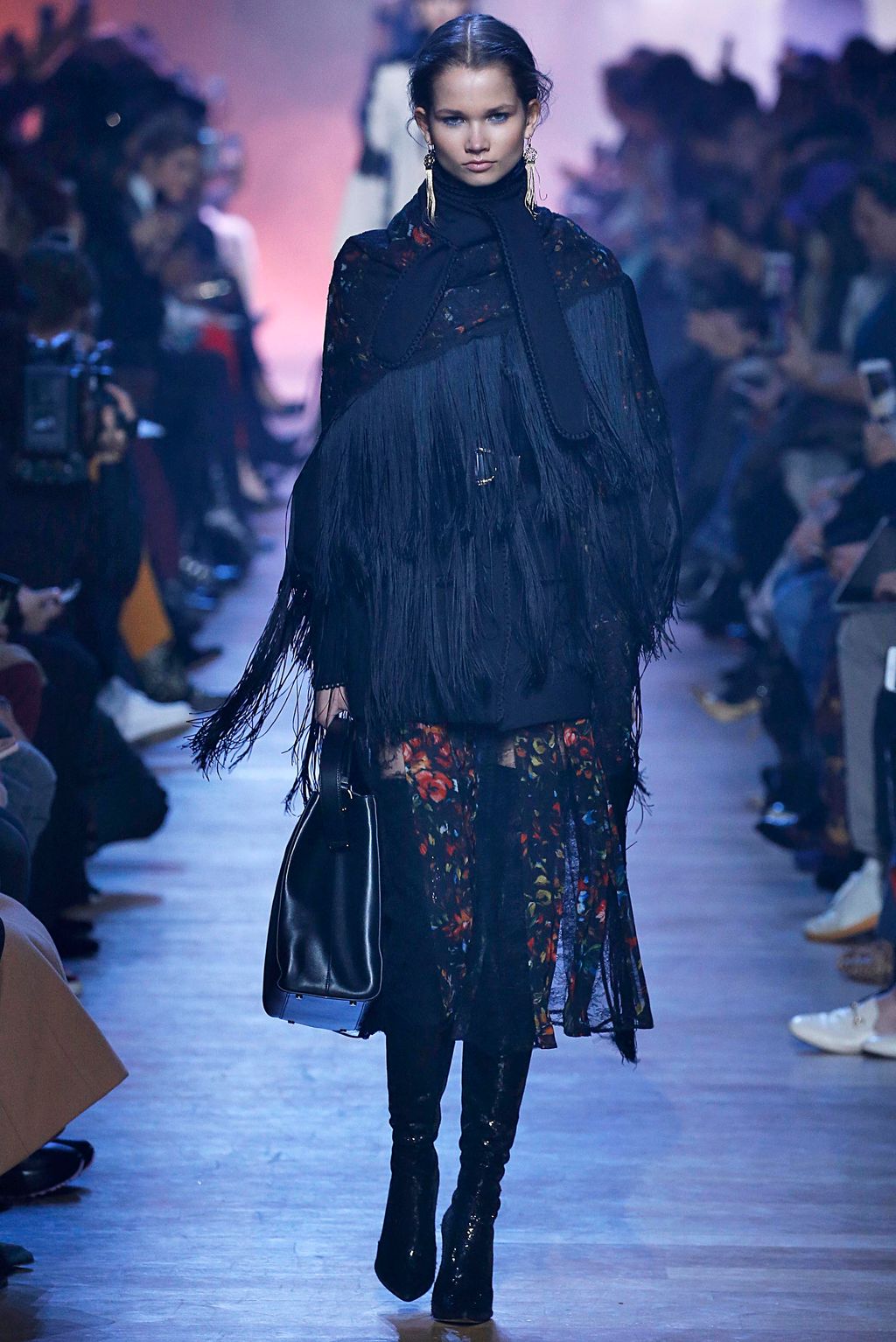 Fashion Week Paris Fall/Winter 2018 look 10 from the Elie Saab collection 女装