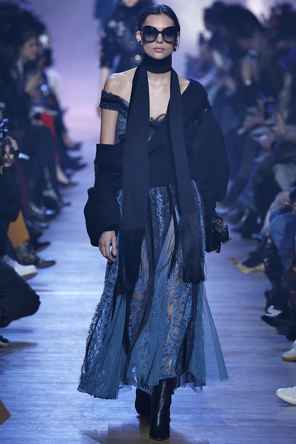 Fashion Week Paris Fall/Winter 2018 look 13 from the Elie Saab collection 女装