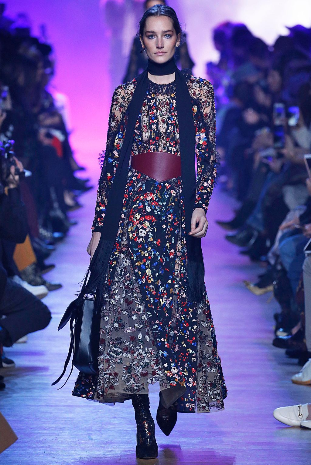 Fashion Week Paris Fall/Winter 2018 look 19 from the Elie Saab collection 女装
