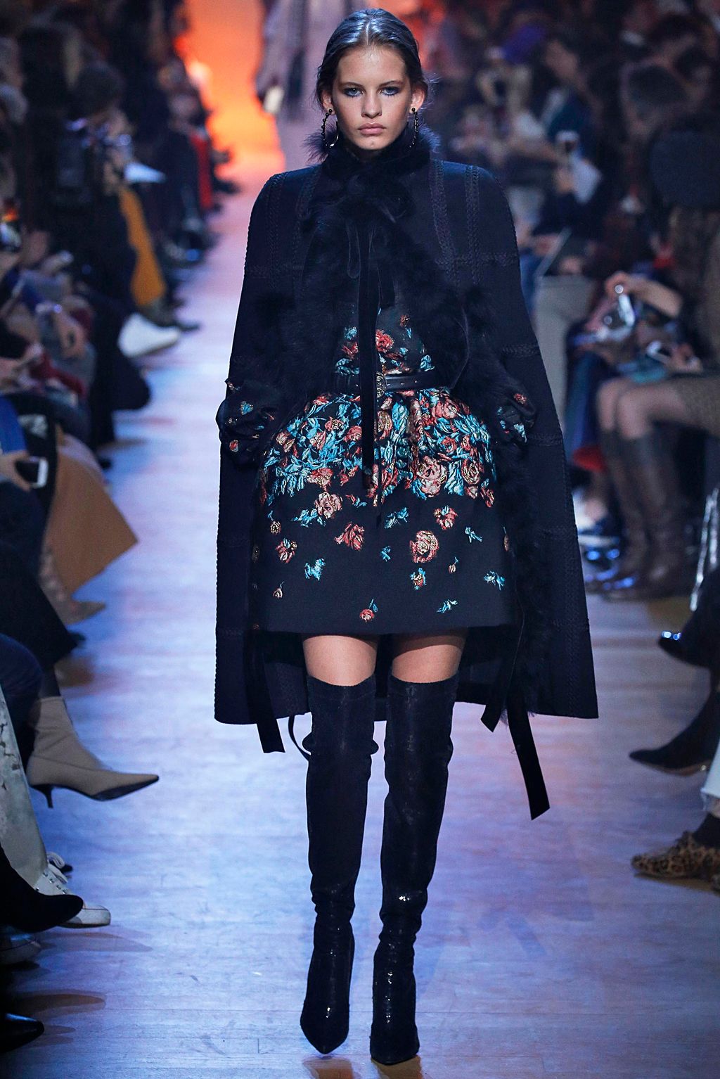Fashion Week Paris Fall/Winter 2018 look 26 from the Elie Saab collection womenswear