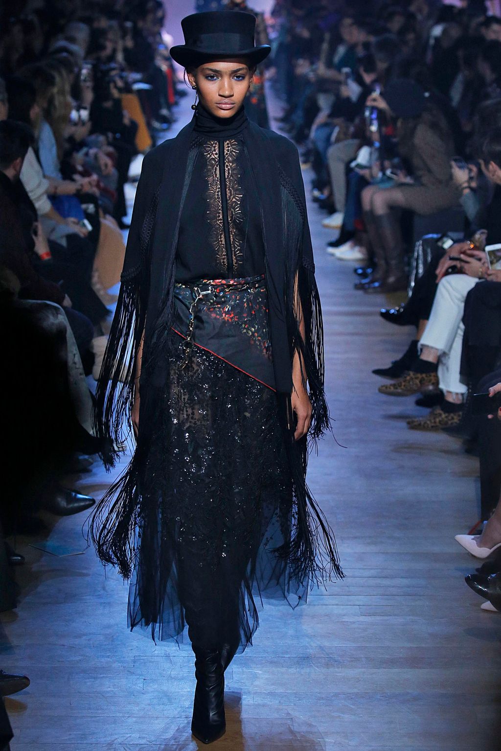 Fashion Week Paris Fall/Winter 2018 look 31 from the Elie Saab collection womenswear