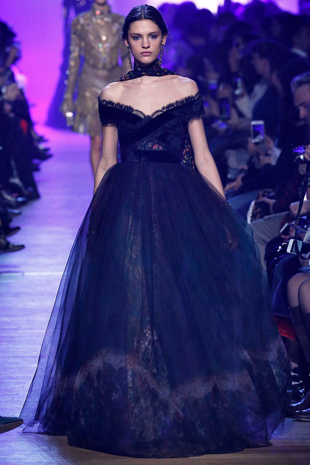 Fashion Week Paris Fall/Winter 2018 look 43 from the Elie Saab collection 女装