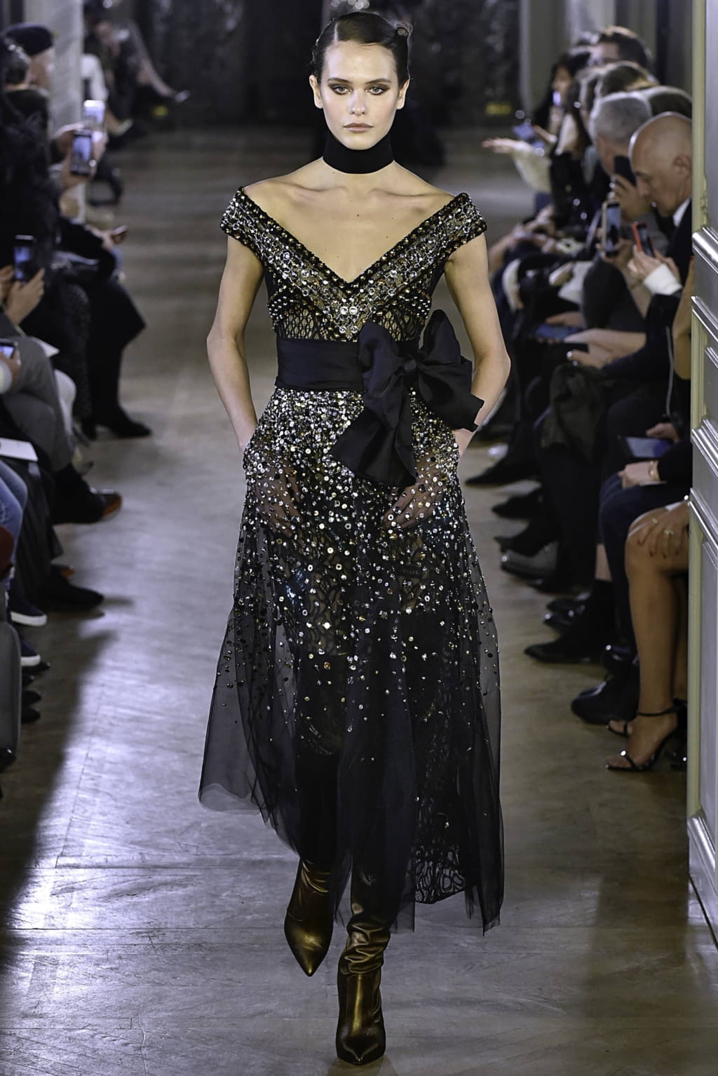Fashion Week Paris Fall/Winter 2019 look 39 from the Elie Saab collection 女装