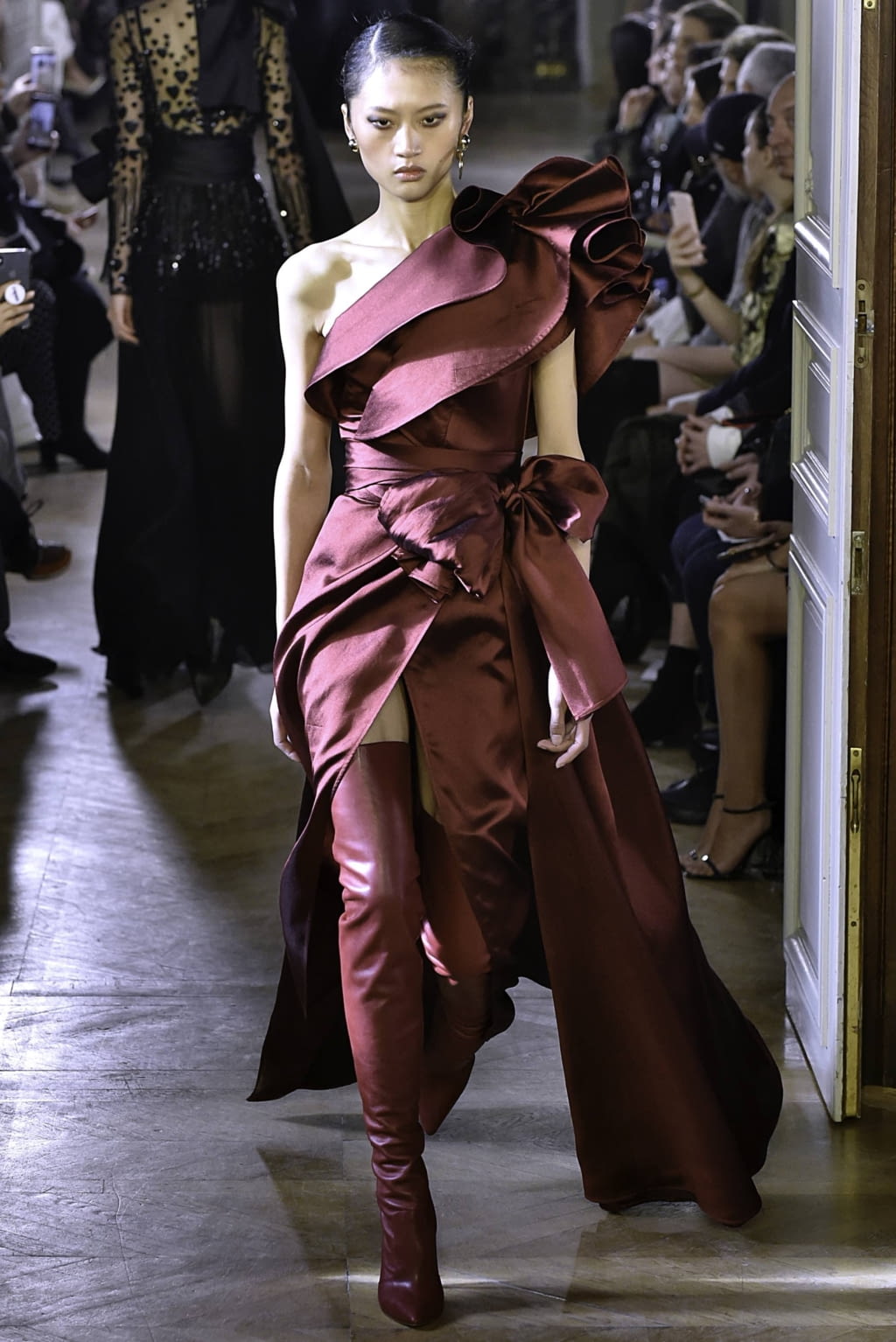 Fashion Week Paris Fall/Winter 2019 look 56 de la collection Elie Saab womenswear